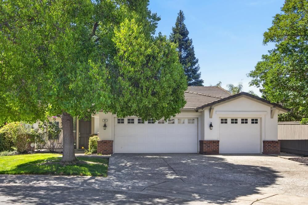 Property Photo:  8 Anton Court  CA 95835 
