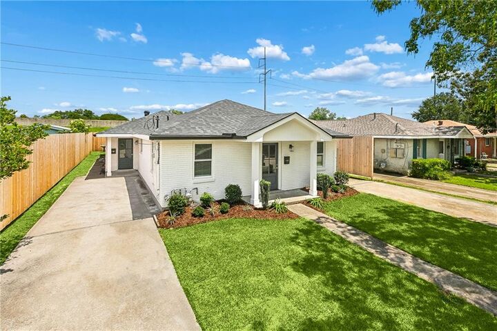 Property Photo: 433 Greenmount Drive B LA 70005