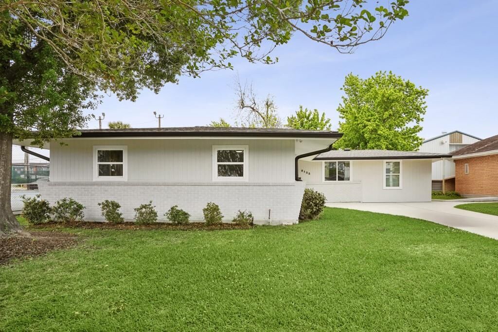 Property Photo:  2133 Generes Drive  LA 70123 