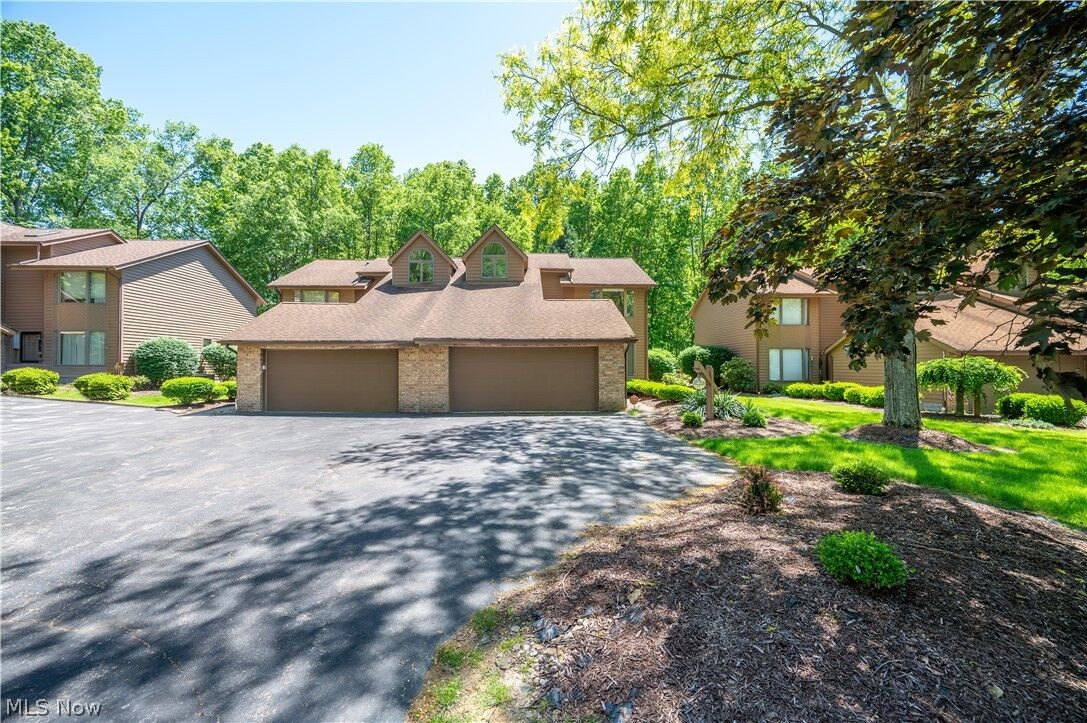 Property Photo:  9114 Inverrary Drive SE  OH 44484 