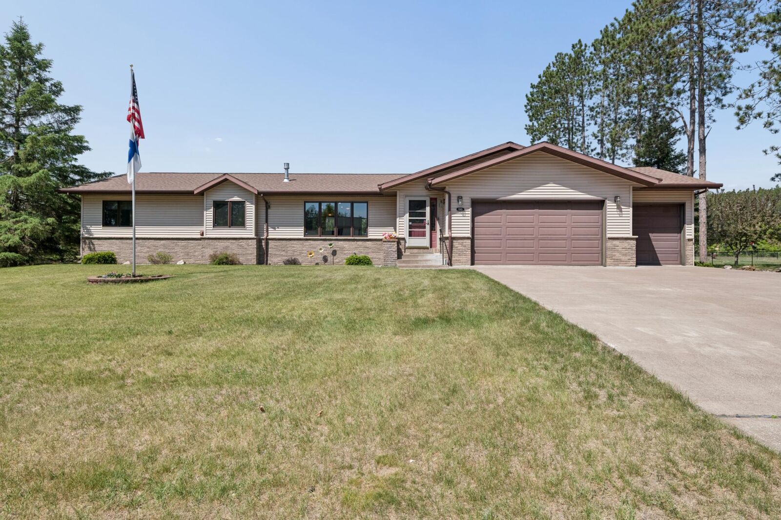Property Photo:  8149 Kandiyohi Lane  MN 55795 