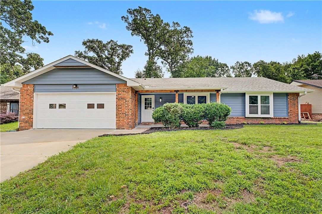 Property Photo: 1001 N Dove Drive AR 72756