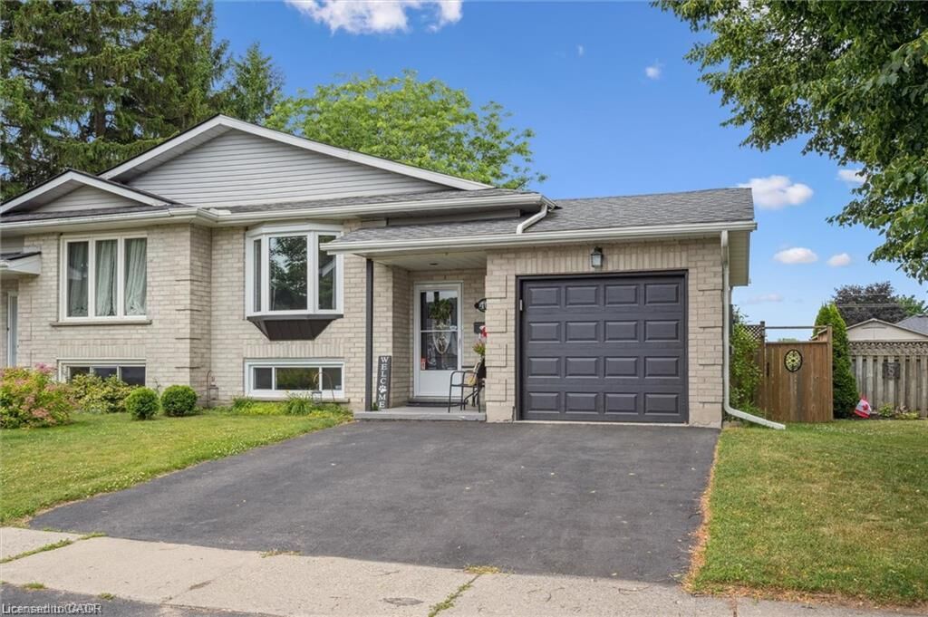 Property Photo:  