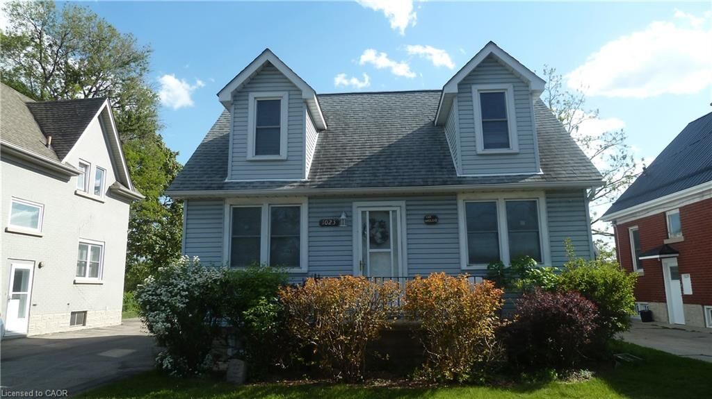 Property Photo:  1023 Weber Street E  ON N2A 1B4 