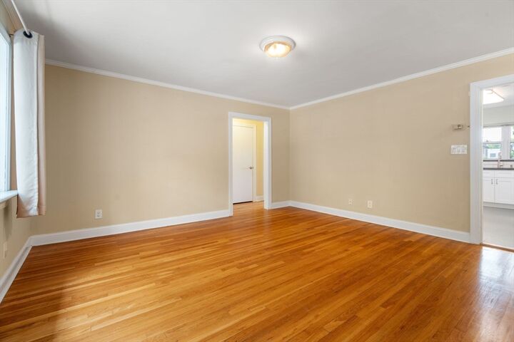 Property Photo:  19 Alton Court 1  MA 02446 