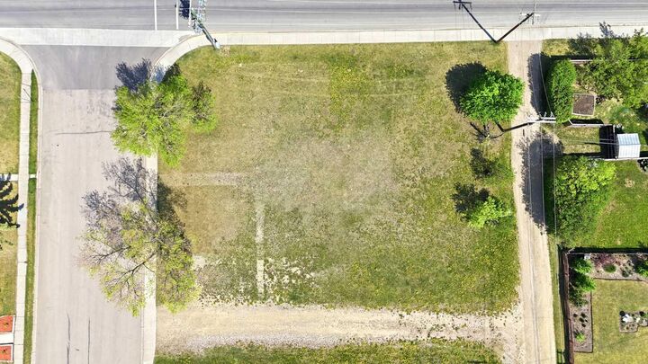 Property Photo: 5253 49 Street AB T4L 1H6