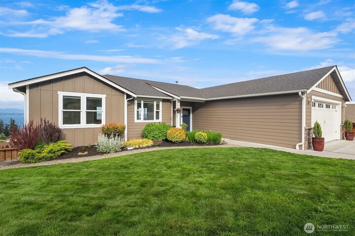 Property Photo:  1037  Lightning Way  WA 98282 