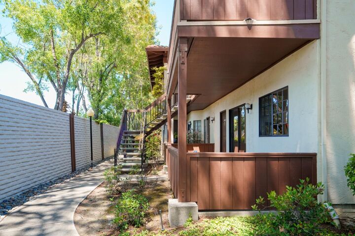 Property Photo:  466 Costa Mesa Terrace D  CA 94085 