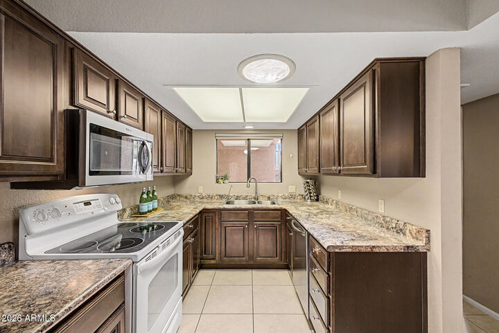 Property Photo: 463 S Olmo Circle AZ 85120