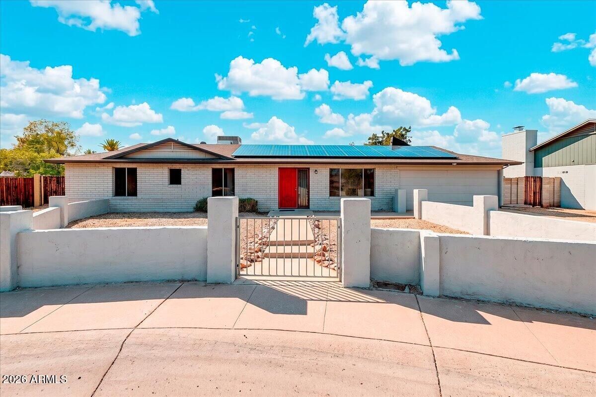 Property Photo:  1944 W Kristal Way  AZ 85027 