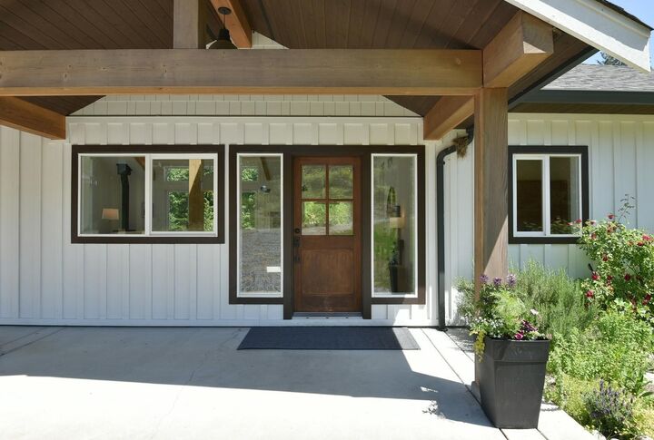 Property Photo: 1860 Arboretum Drive BC V0N 1V6