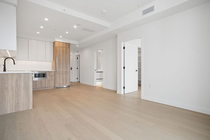 Property Photo:  8398 Oak Street 208  BC V6P 0L9 