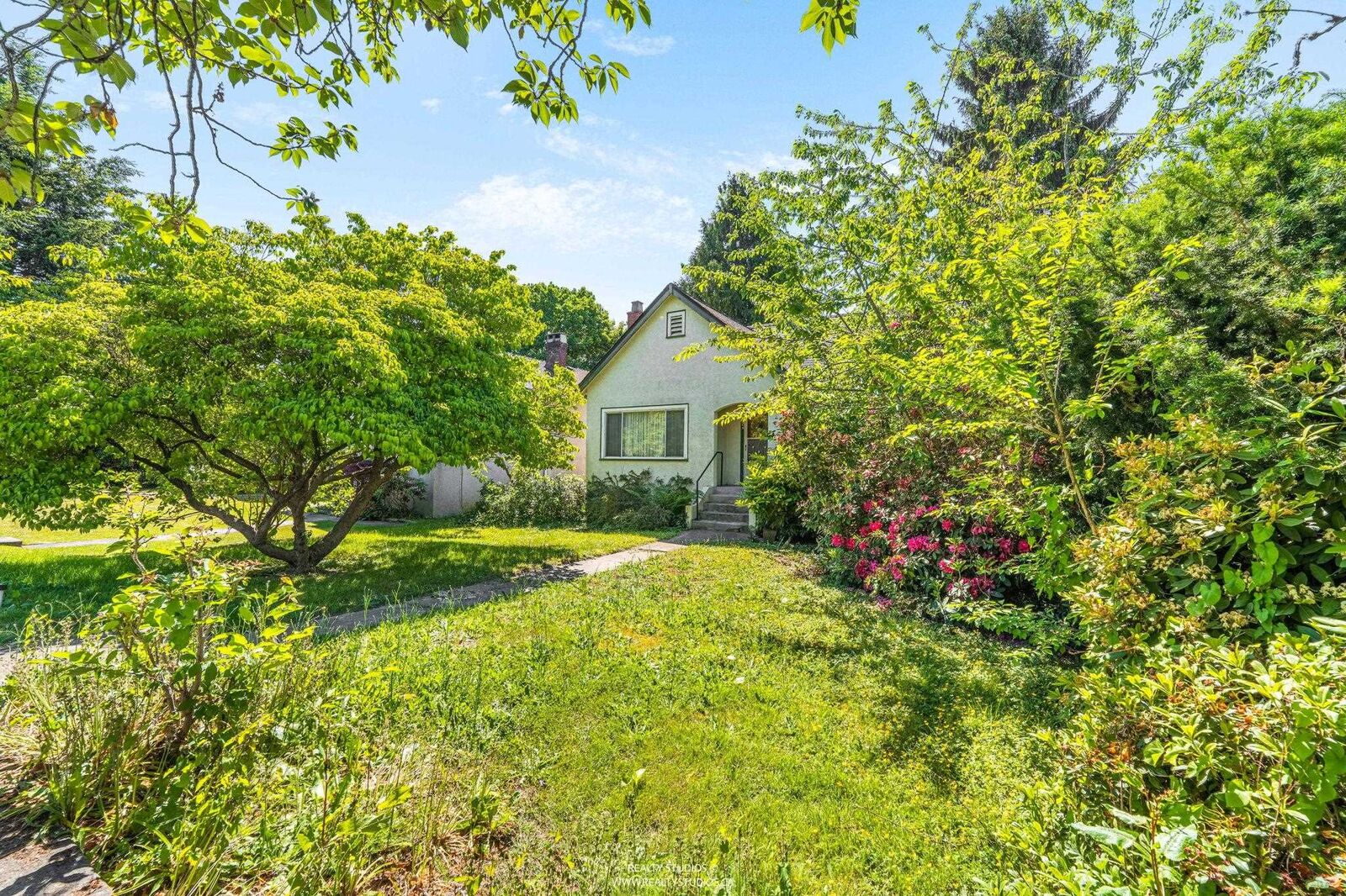 Property Photo: 28 W King Edward Avenue BC V5Y 2H7