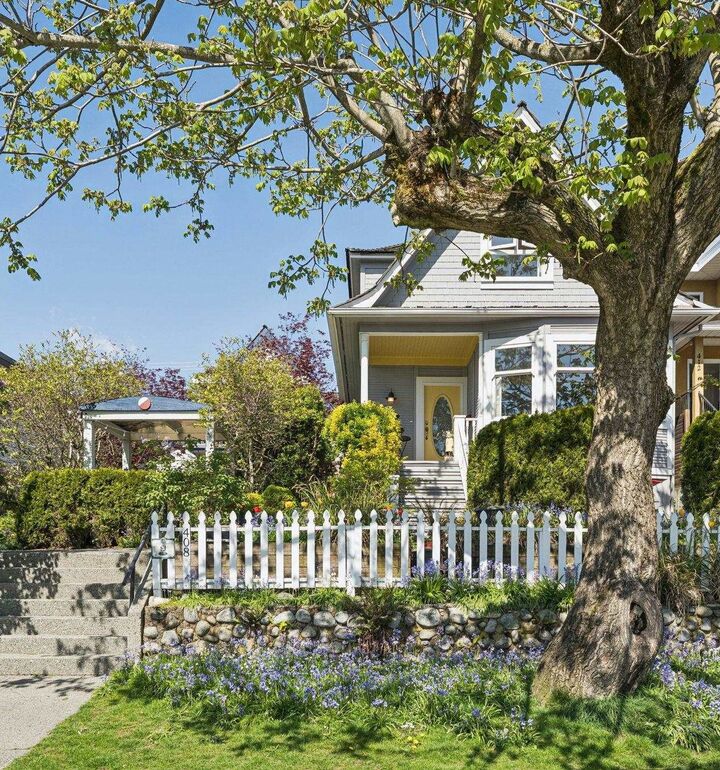 Property Photo: 408 E 2nd Street BC V7L 1C8