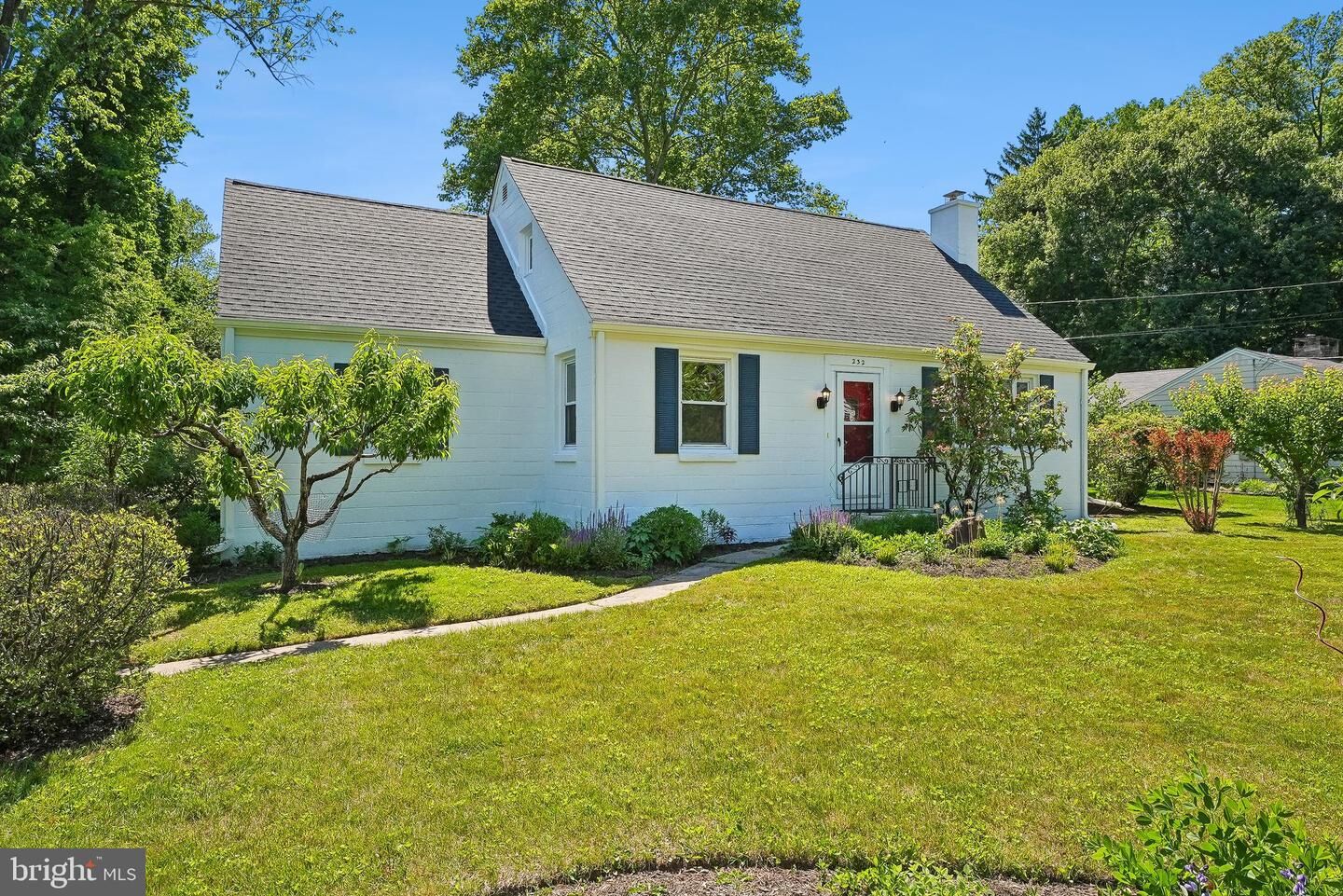 Property Photo:  232 Fisher Place  NJ 08540 