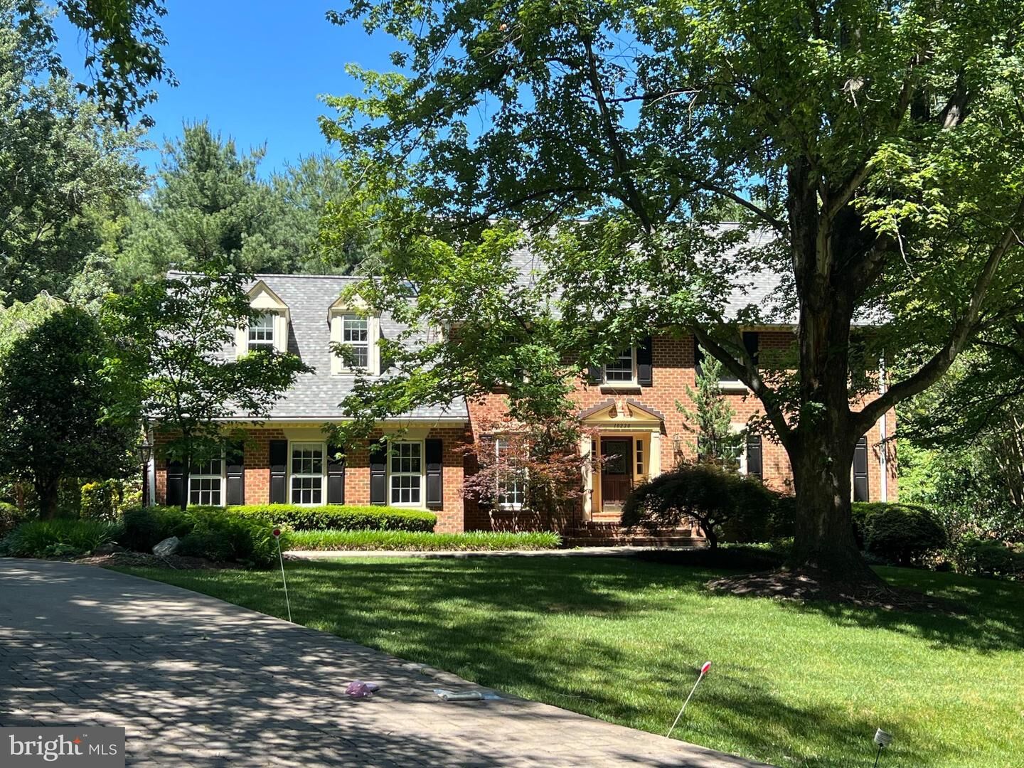 Property Photo: 10220 Cedar Pond Drive VA 22182