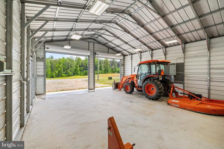 Property Photo:  10041 Post Oak Road  VA 22551 