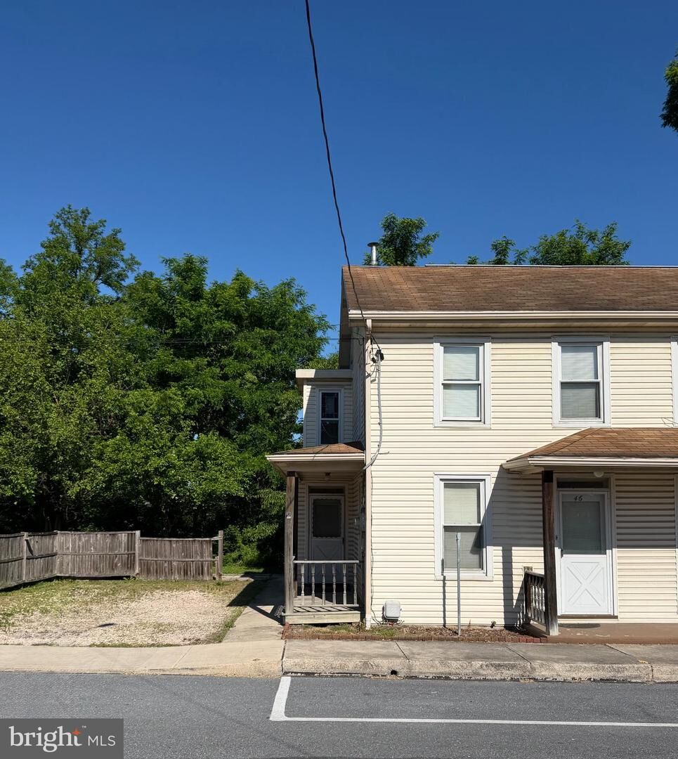 Property Photo:  46 N Jefferson Street  PA 17225 