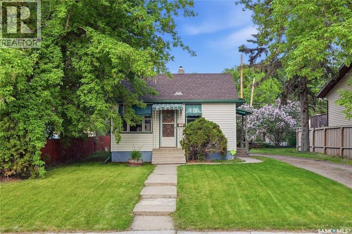 Property Photo:  1148 K Avenue N  SK S7N 2N8 