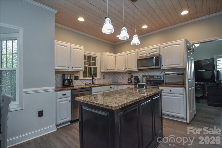 Property Photo: 135 Southhaven Drive NC 28117