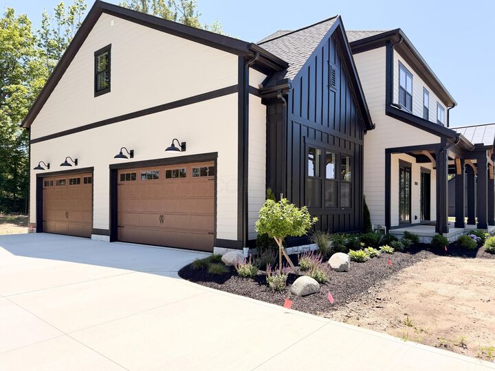 Property Photo: 9026 Fox Field Path OH 43064