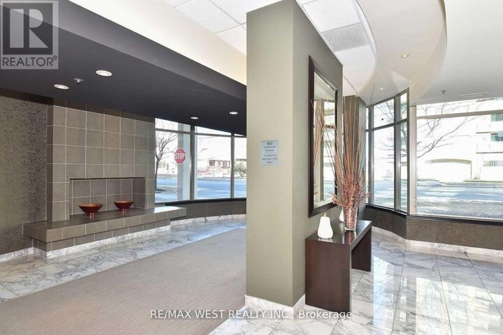 Property Photo: 935 Sheppard Avenue West Ph810 ON M3H 2T7