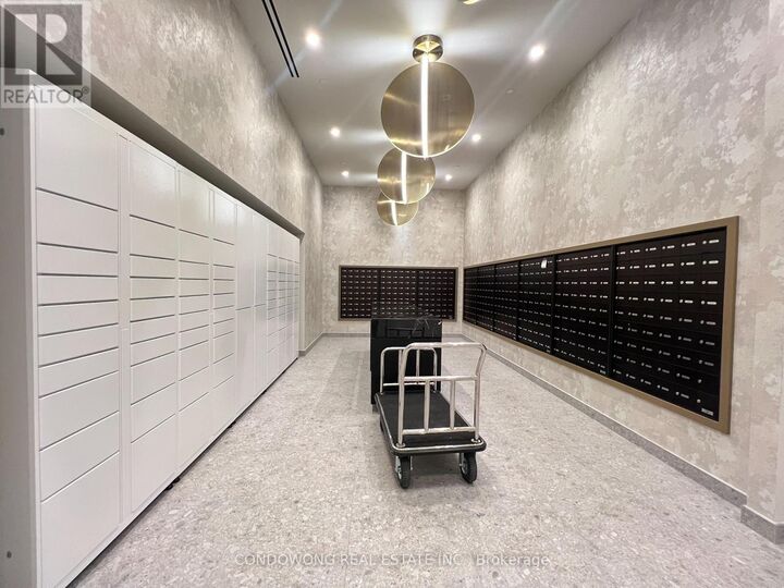 Property Photo:  180 Front Street East 2810  ON M5A 0A9 