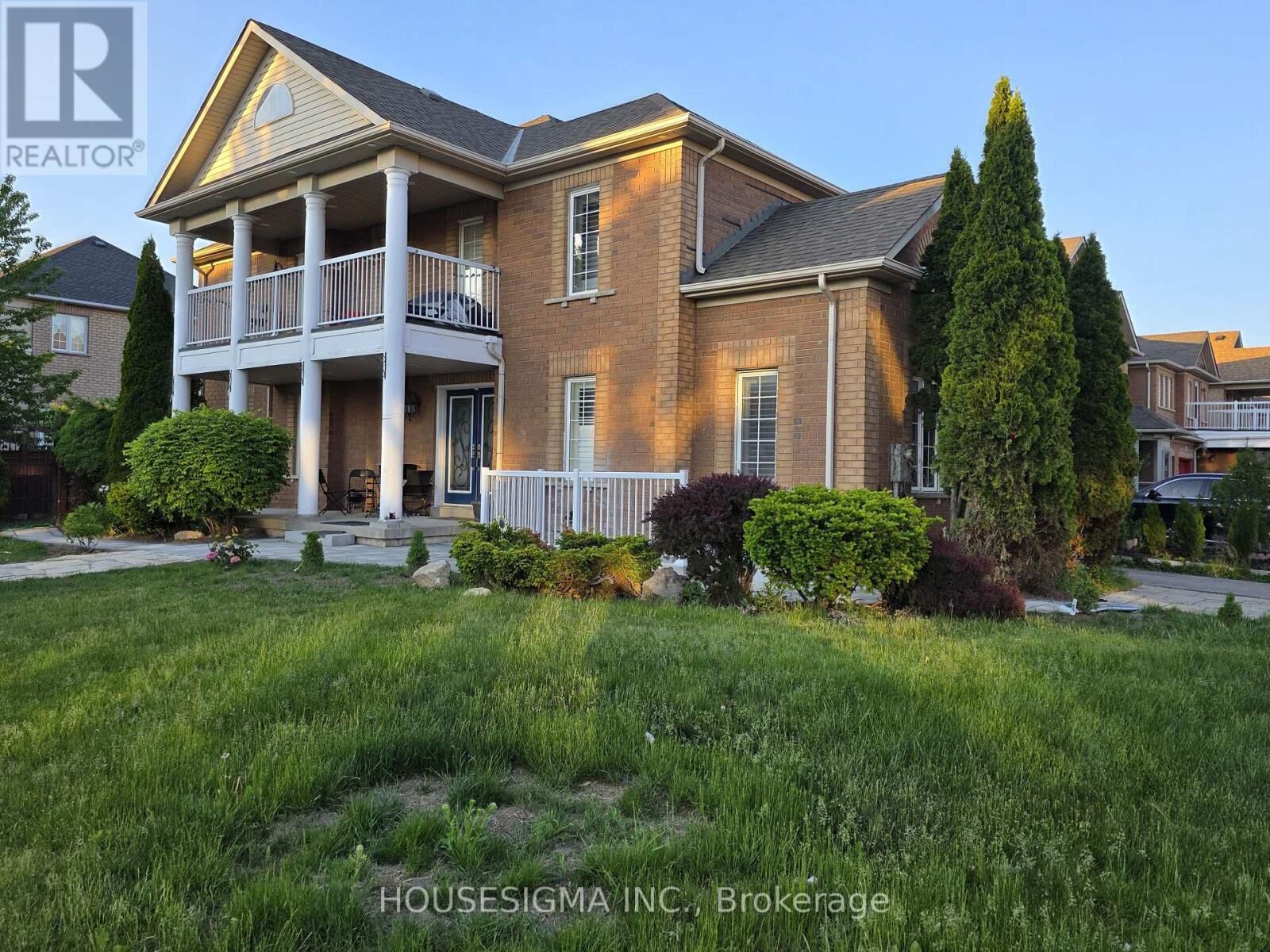 Property Photo:  178 Hawkview Boulevard  ON L4H 2G5 