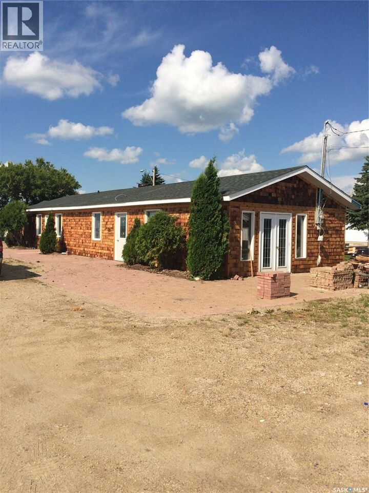 Property Photo:  423 1st Street S  SK S0K 4P0 