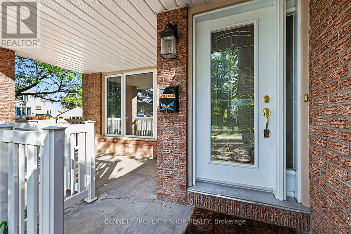 Property Photo: 82 Emerald Meadows Drive ON K2M 2L6