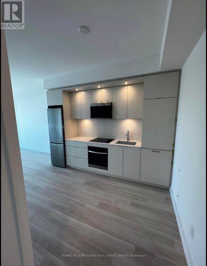Property Photo:  60 Central Park Roadway Road East 2405  ON M9A 3K1 