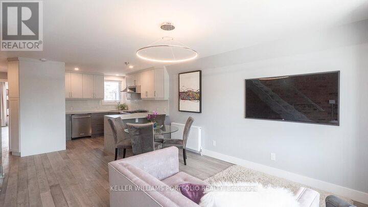 Property Photo:  207 Beatrice Street 2nd Fl  ON M6G 3E9 