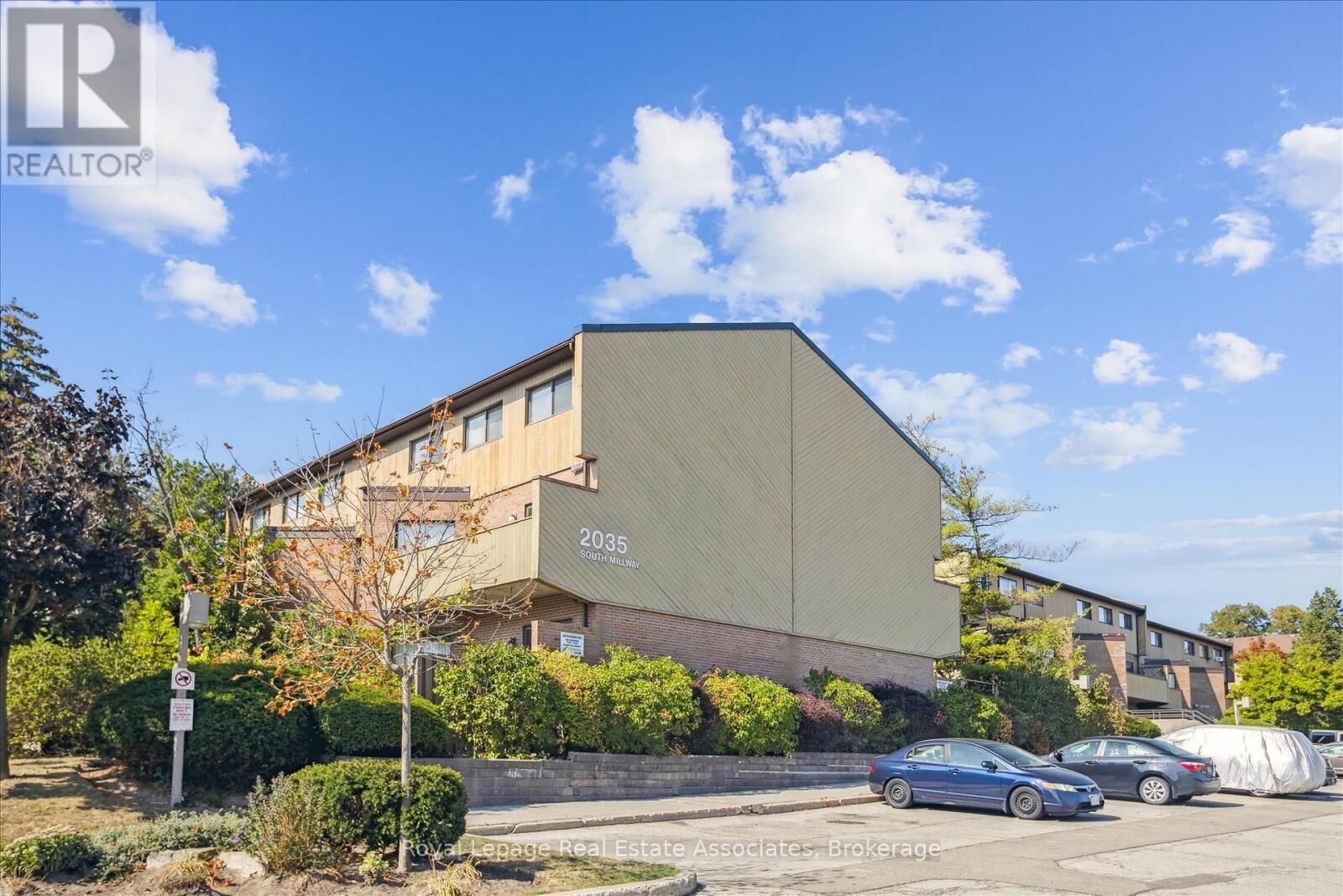 Property Photo:  2035 South Millway 53  ON L5L 1R7 