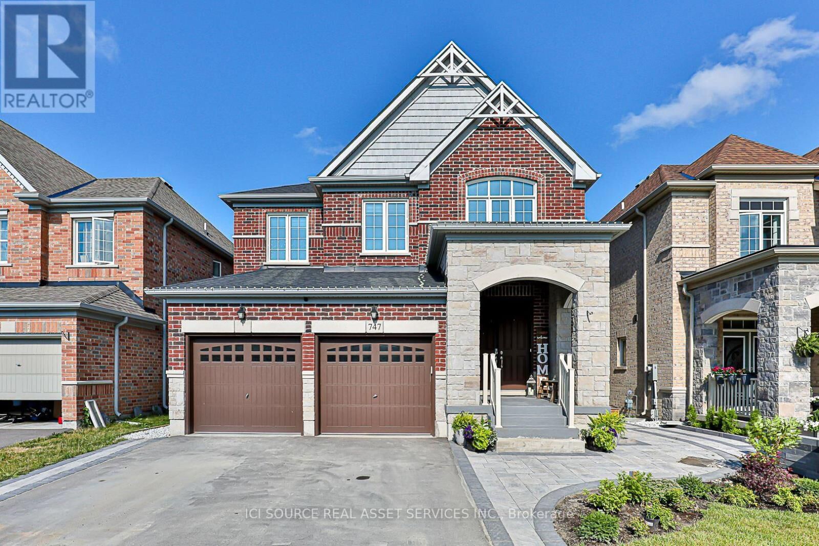 Property Photo:  747 Langford Boulevard B  ON L3Z 4H8 