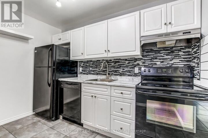 Property Photo: 140 Conway Drive 6 ON N6E 3N2