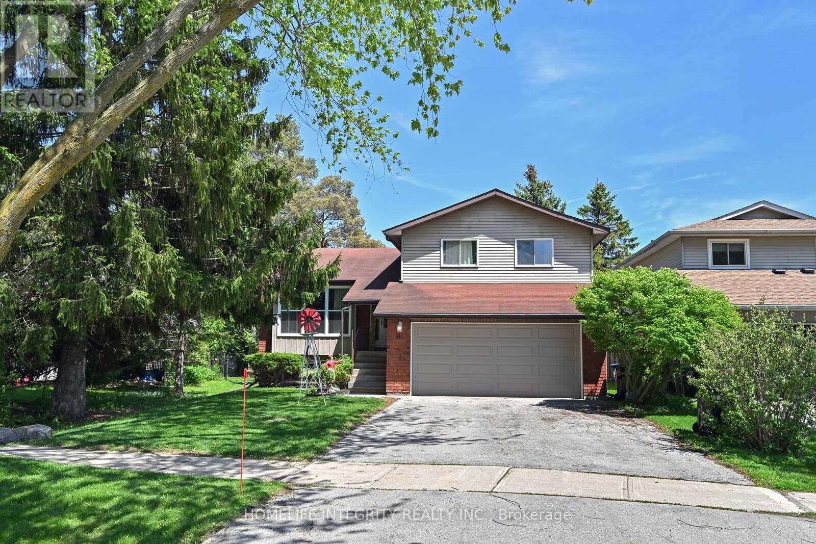 Property Photo:  311 Centre Street North  ON L0G 1A0 