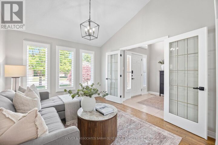 Property Photo:  245 Ensign Crescent  ON N6J 4V2 