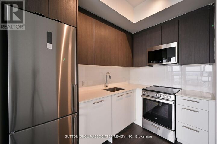 Property Photo:  215 Veterans Drive 1010  ON L7A 0B6 