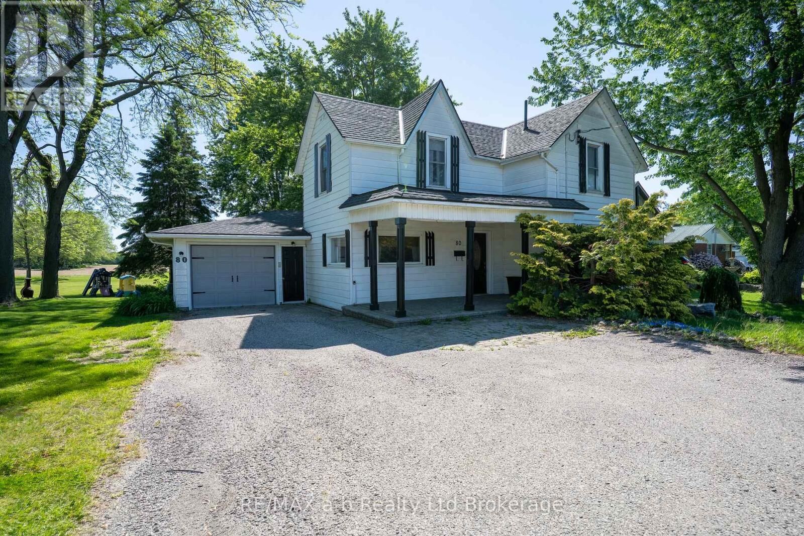 Property Photo:  80 Stover Street North  ON N0J 1P0 