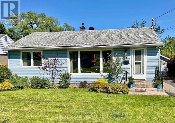 Property Photo:  82 Brookview Crescent  ON K6V 4P2 