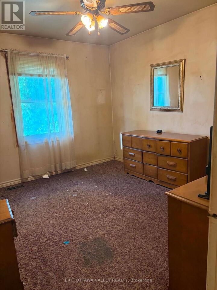 Property Photo:  291 Bell Street  ON K8A 2K1 