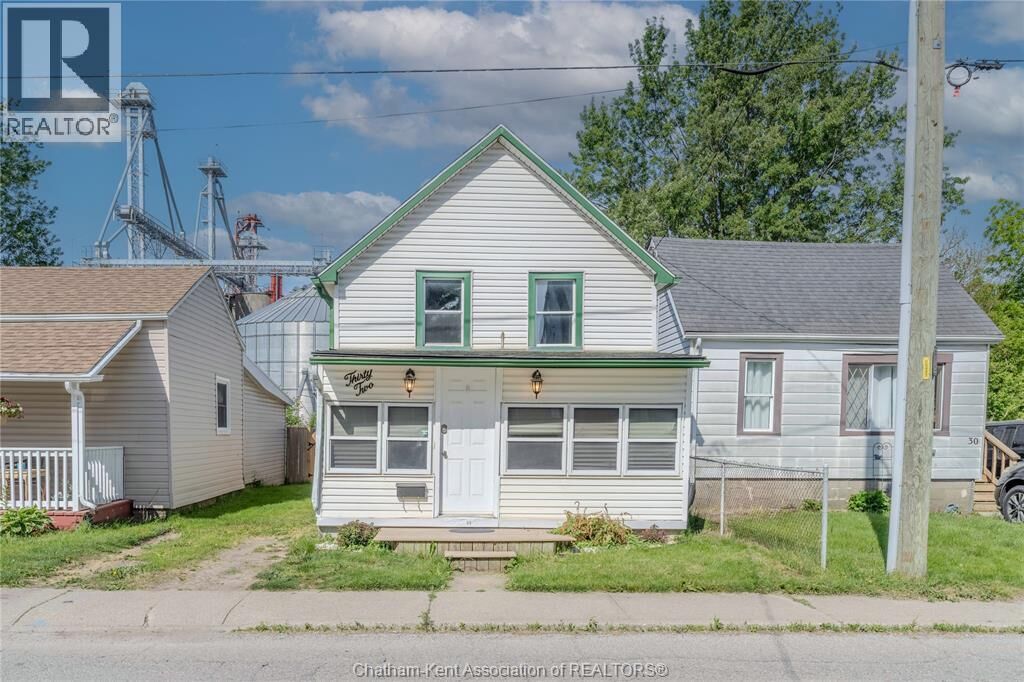 Property Photo:  32 Degge Street  ON N7M 4X2 