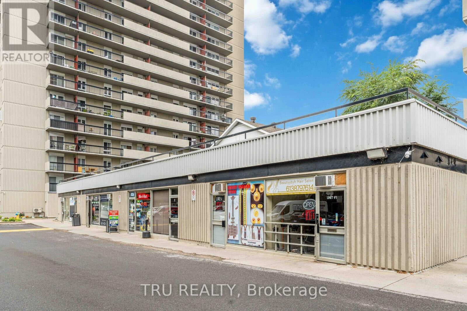 Property Photo: Ph6-158C McArthur Avenue Ph6 ON K1L 8E7