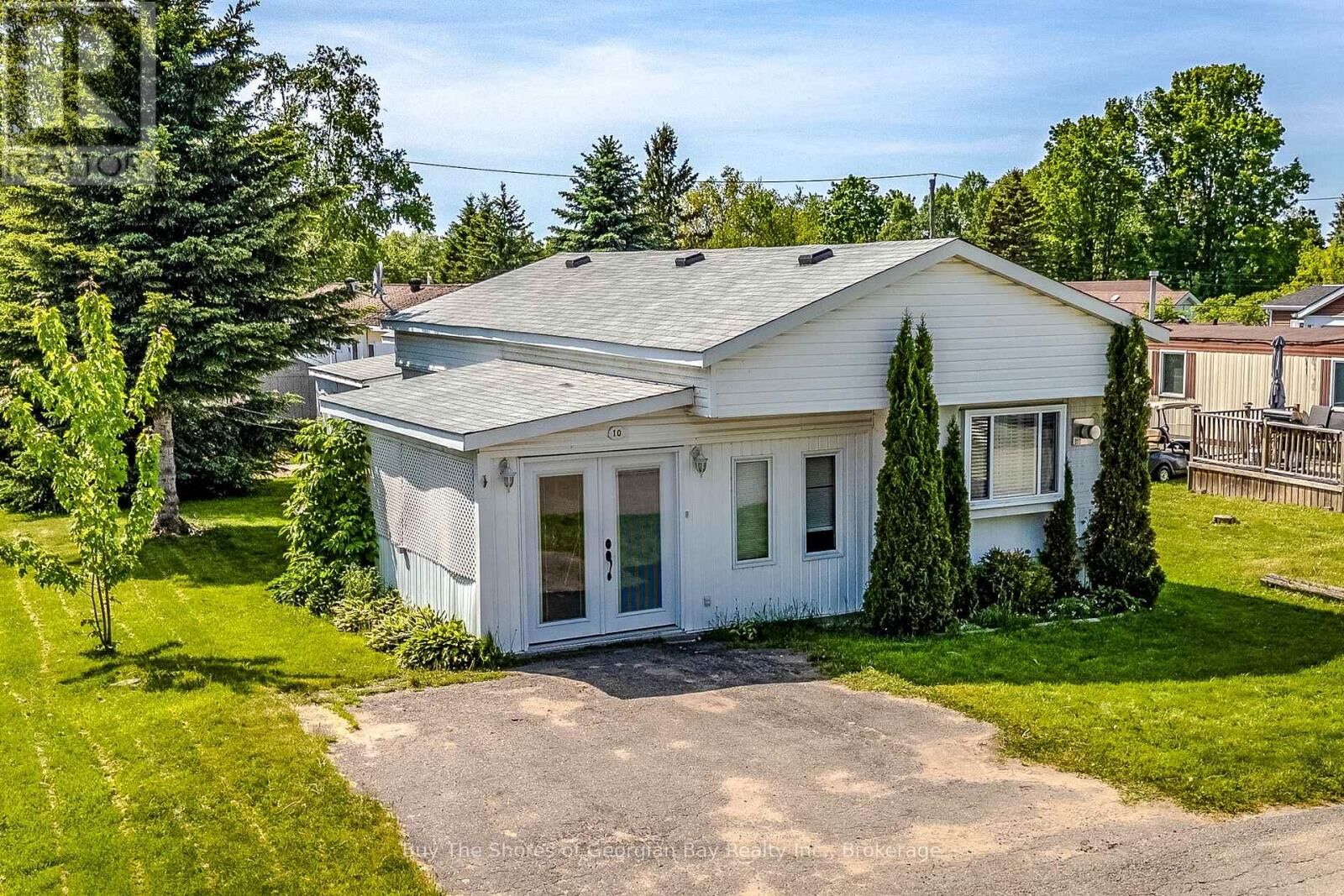 Property Photo:  10 Maple Lane  ON L4R 0B9 