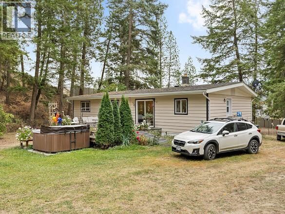Photo de la propriété:  2429 Salmon River Road  BC V1E 4M1 