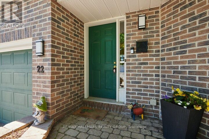 Property Photo:  22 Terrace Drive  ON K2H 9N2 