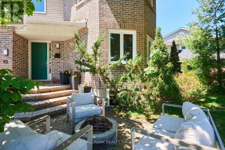 Property Photo:  22 Terrace Drive  ON K2H 9N2 
