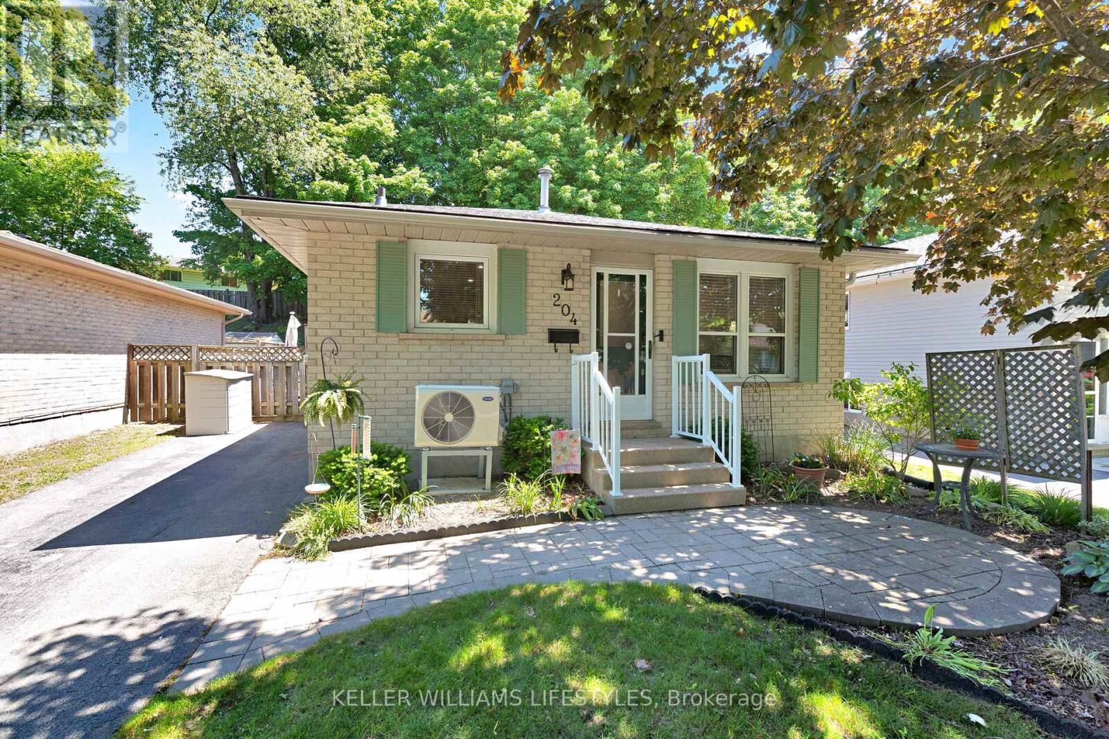 Property Photo:  204 Pochard Lane  ON N5W 5Z3 