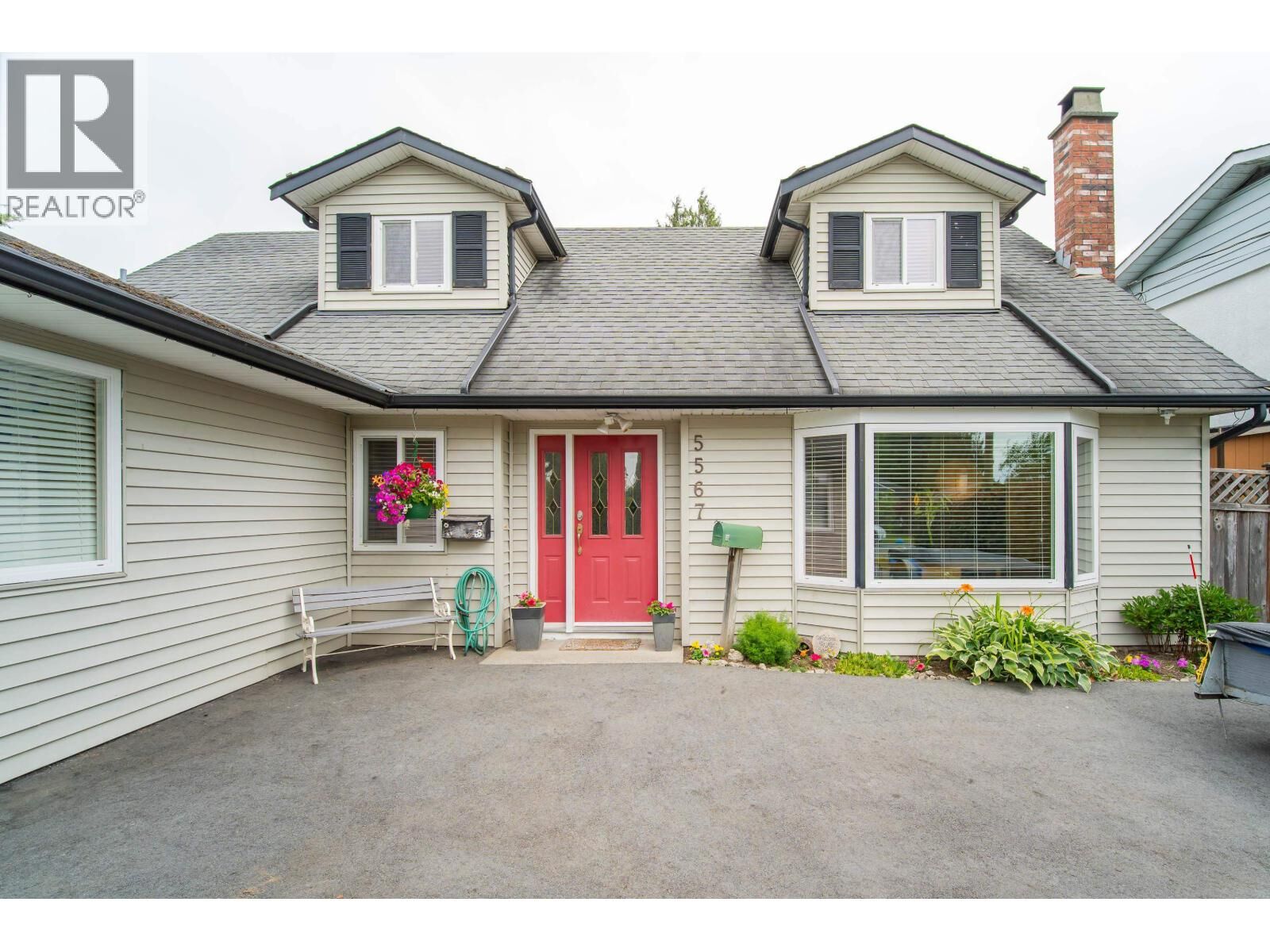 Property Photo:  5567 44 Avenue  BC V4K 1C9 