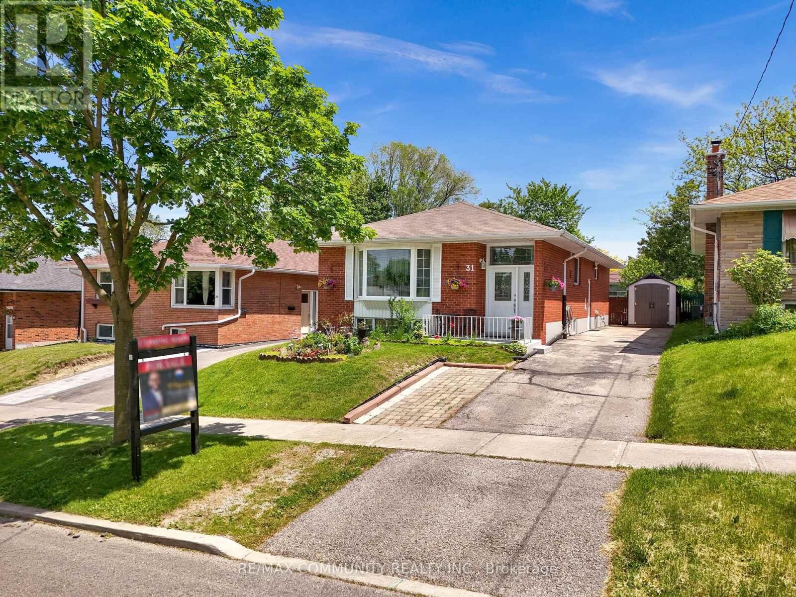 Property Photo:  31 Kilbride Road  ON M1J 1X6 